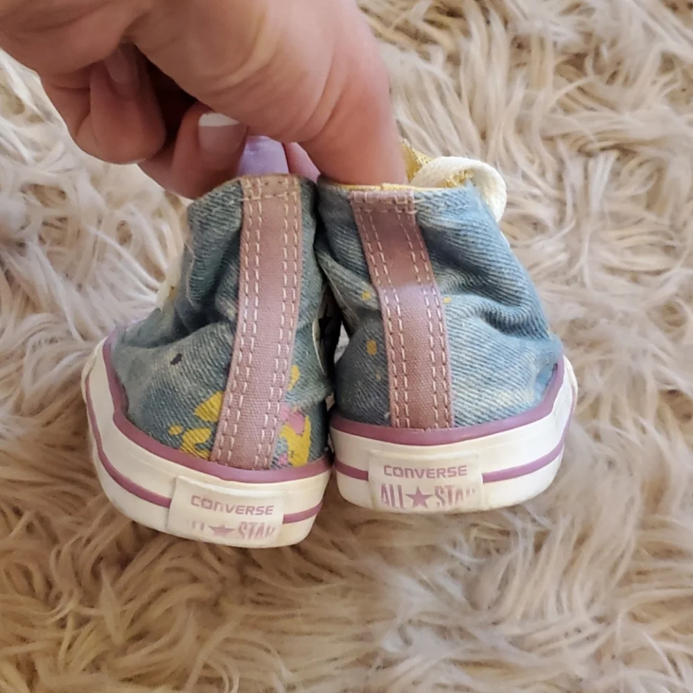 Kids Converse size 5